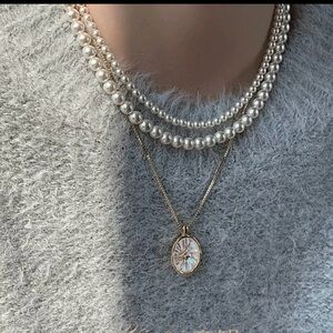 Pearl / 18k necklace